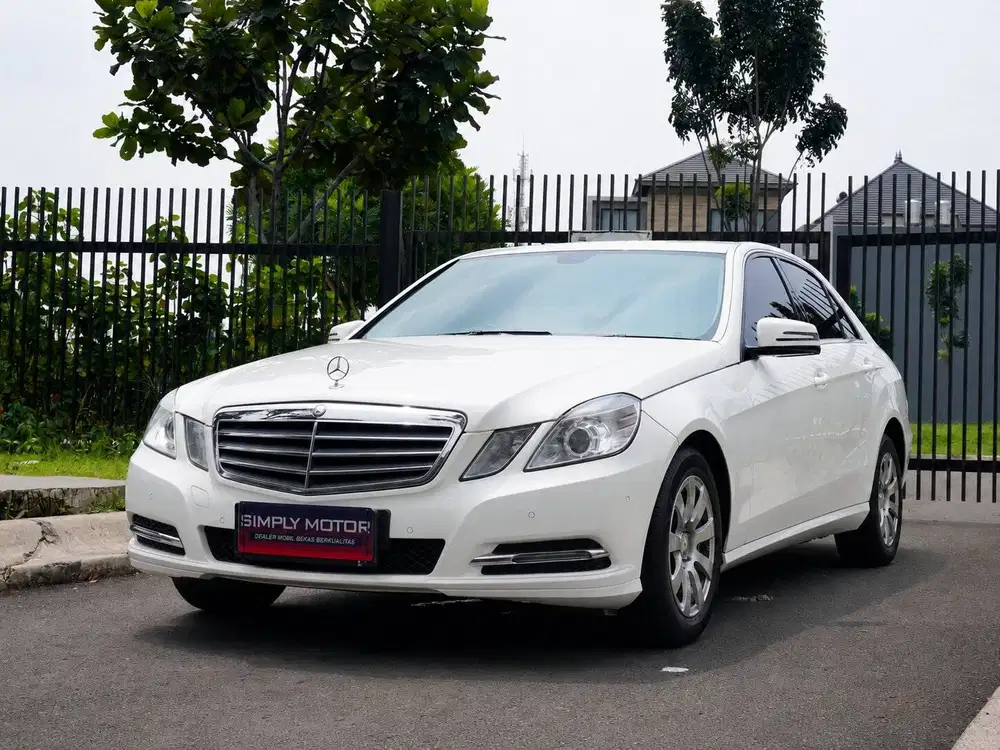 MERCEDES-BENZ E200 CGI 1.8 AT W212 2013