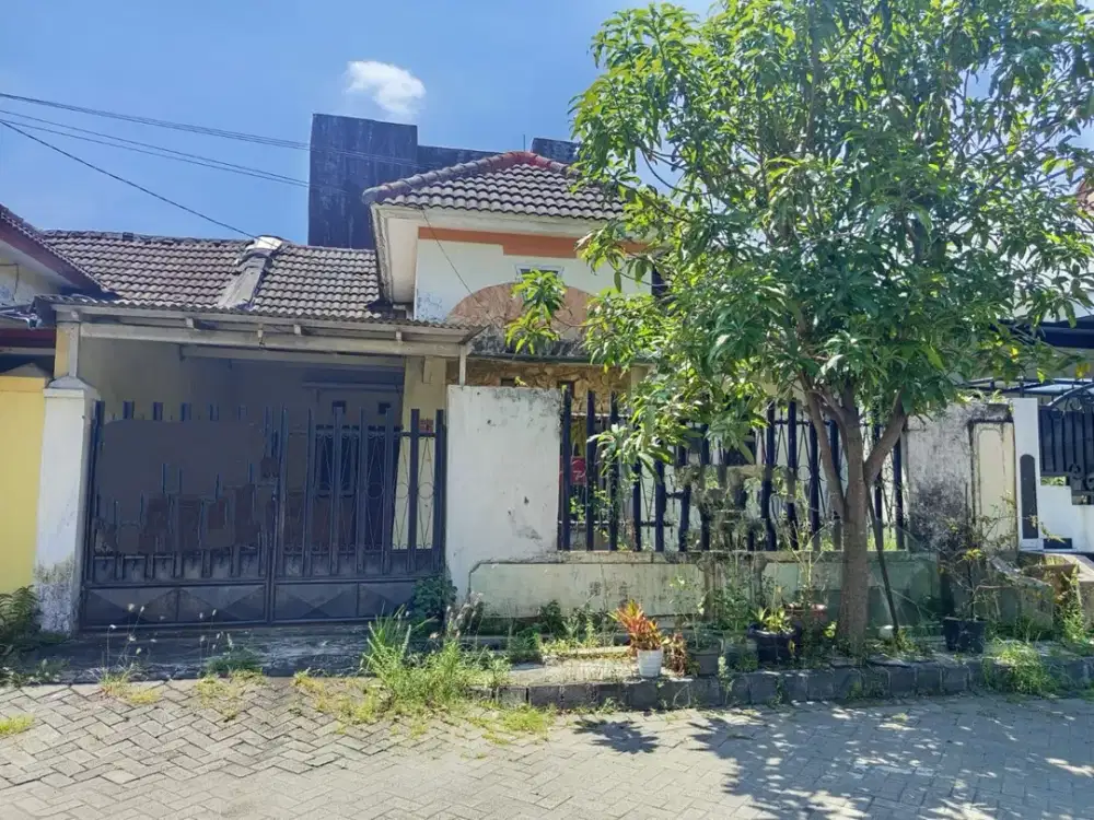 Wiyung Permata Safira, sebelah Wisata Bukit Mas