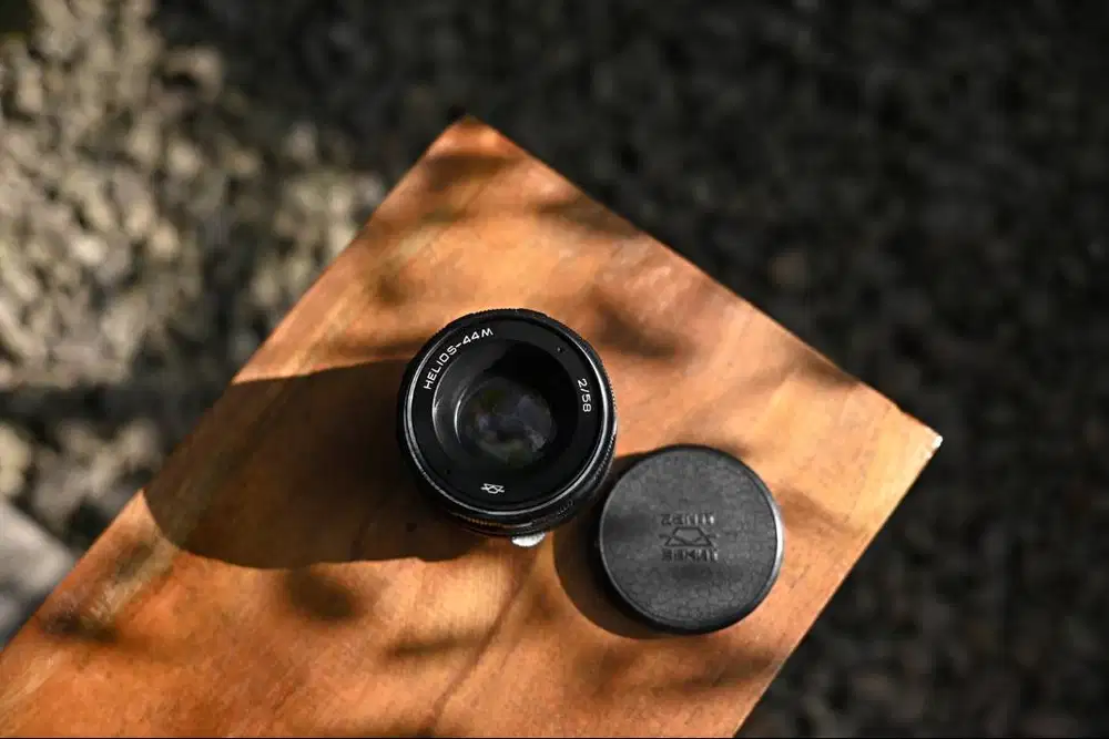 lensa helios 44m 58mm f/2 (8 blades)