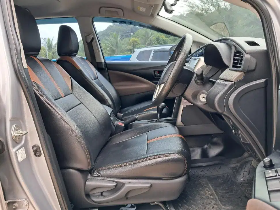 Toyota Kijang Innova 2.4 G Solar AT 2024 Silver