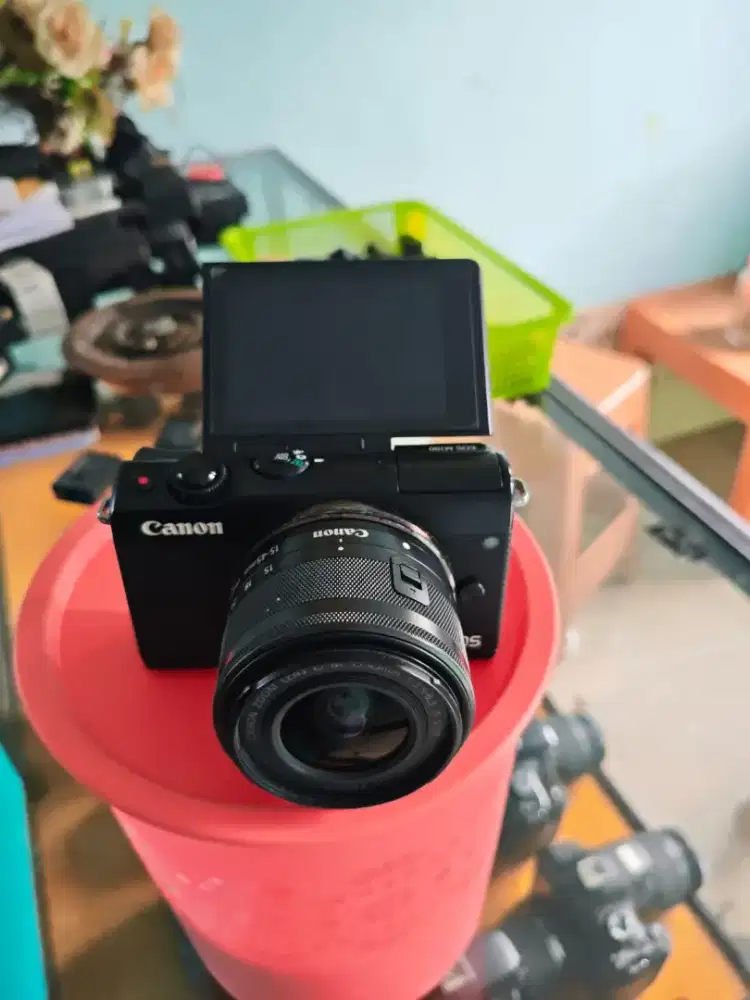 CANON EOSM100 15-45MM
