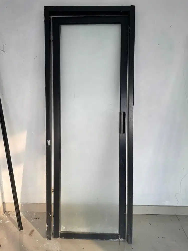 Pintu kaca akumunium. Kaca burem kusen pintu