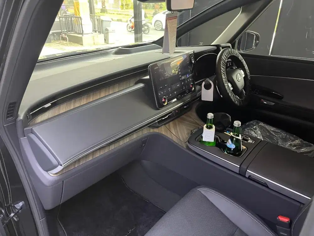 LEXUS LM350 Hybrid 7seater 2024 Graphite Black