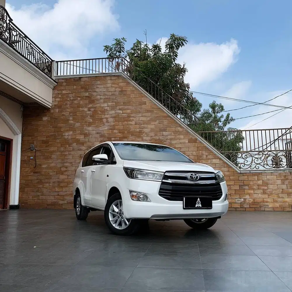 Dijual Toyota Innova Reborn Type 2.0 V A/T Tahun 2015
