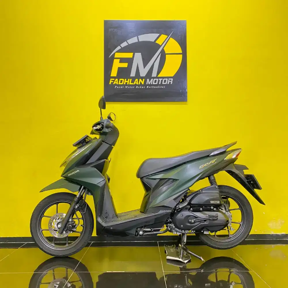 Honda Beat Deluxe Tahun 2023 Pemakaian 2024 km low full orisinil