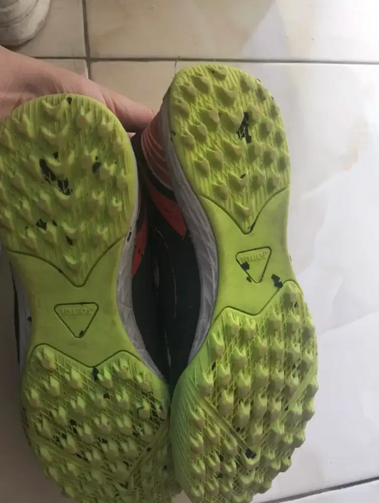 Sepatu minisoccer UK 43