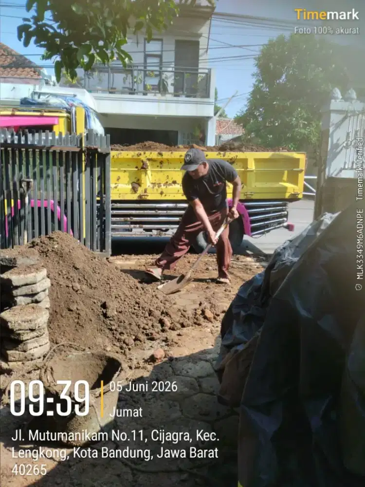 Jasa buang puing berangkal