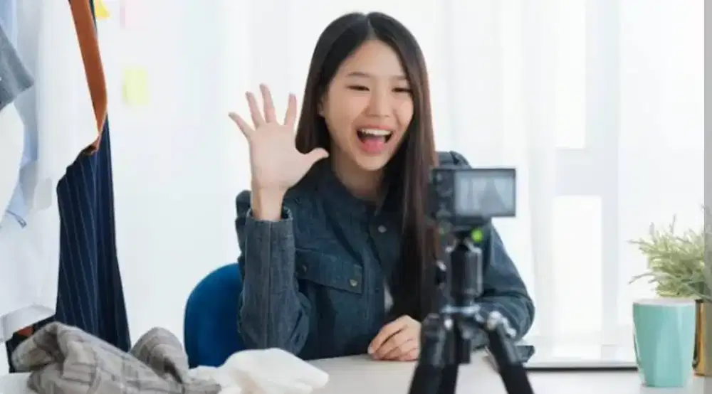 Dibutuhkan segera HOST live streaming LANGSUNG KERJA