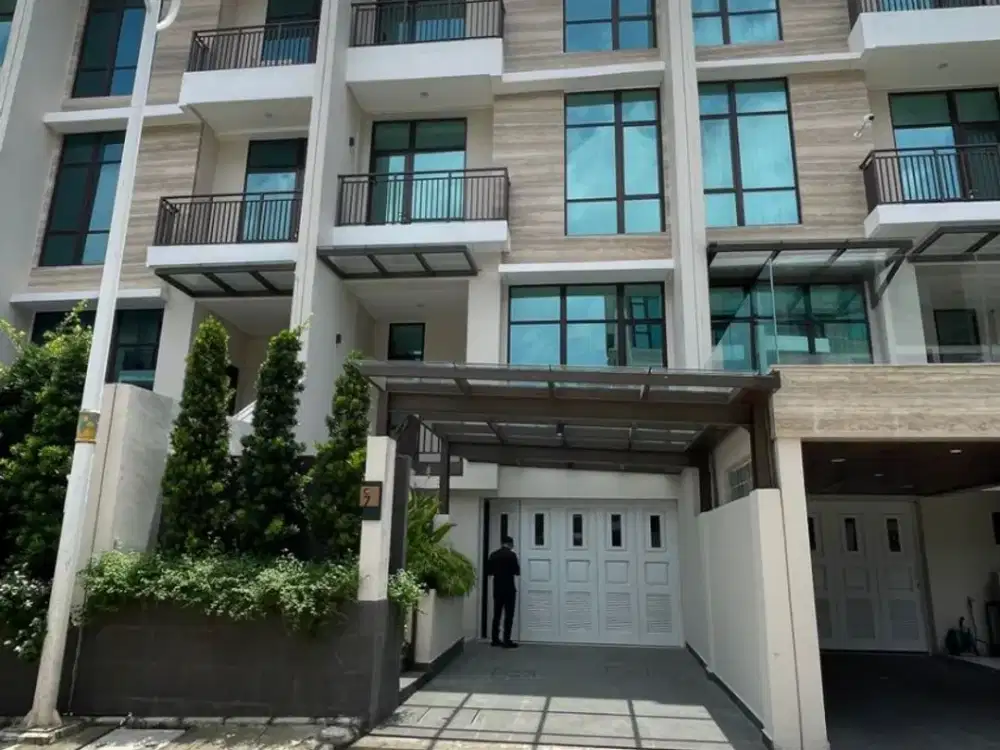 Dijual Townhouse Cantik di Taman Pondok Indah, Jakarta Selatan