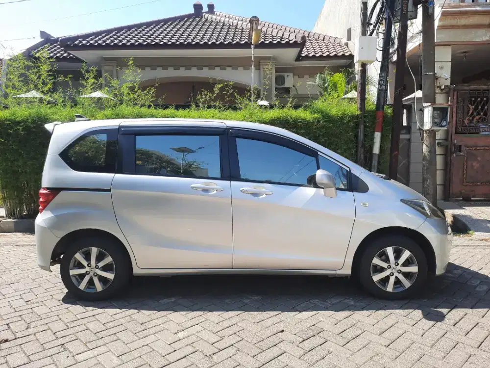 HONDA FREED PSD AT MILIK SENDIRI