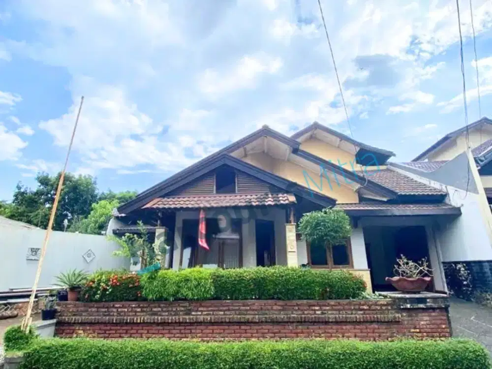 RUMAH SIAP HUNI, TERAWAT, LOKASI STRATEGIS DI KOMPLEK PESONA KEMAKMURAN 45 – ( AR )