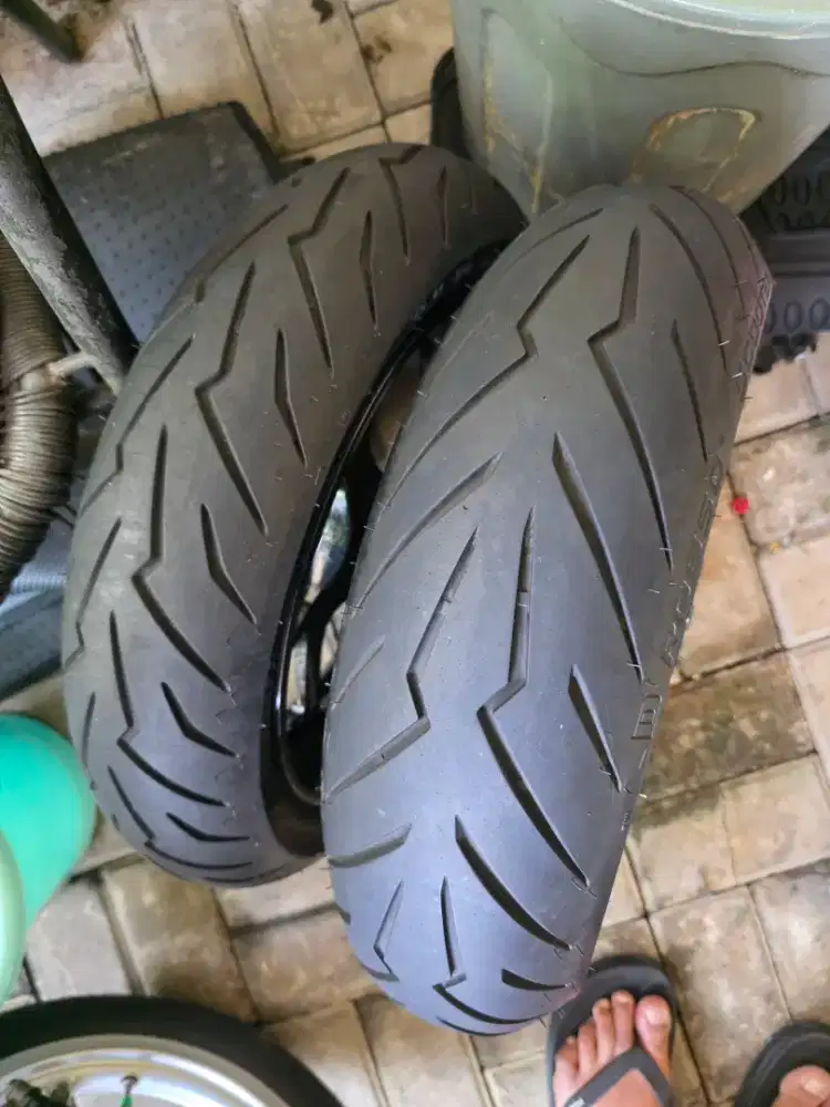 Ban Pirelli diablo rosso dan Velg original Nmax Neo 2025