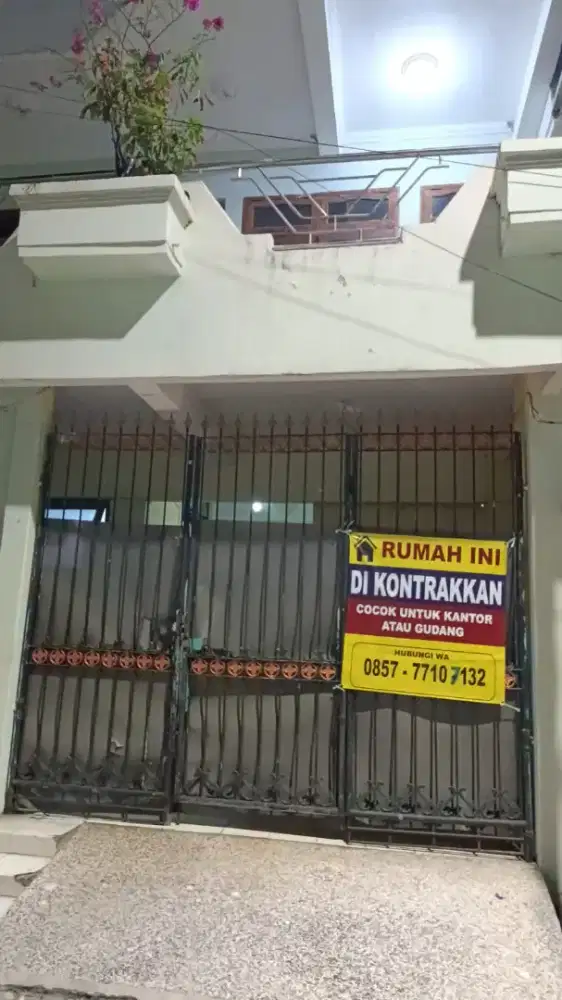 Disewakan rumah untuk kantor atau gudang daerah perak barat murah