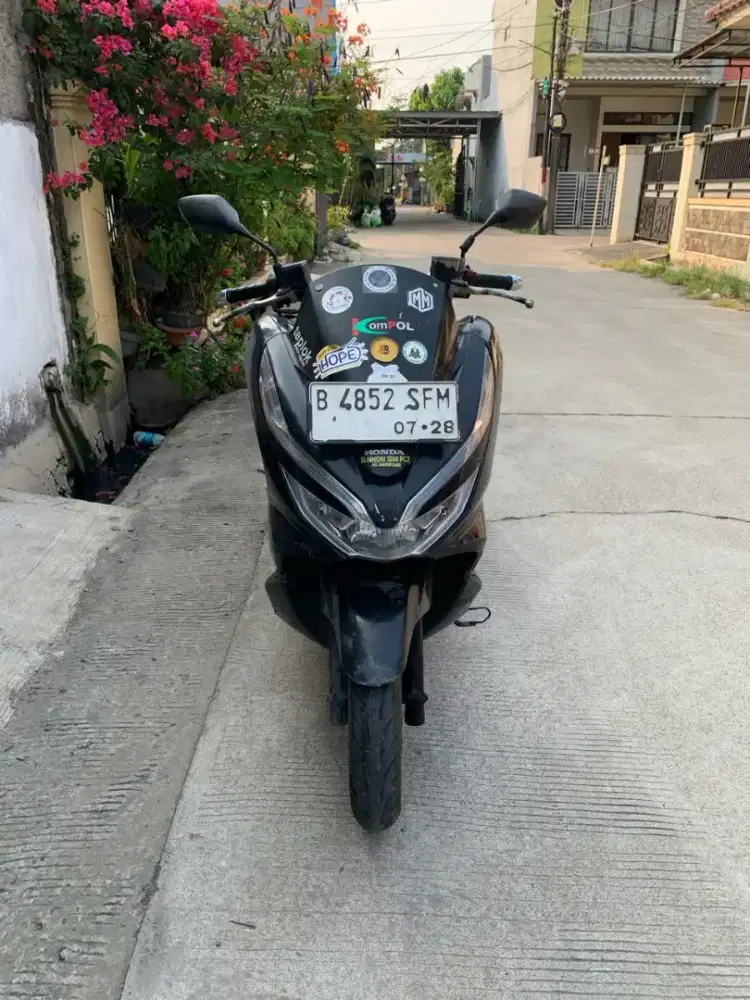 Honda PCX 2018 hitam