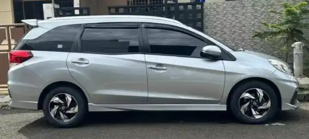 Honda Mobilio RS AT