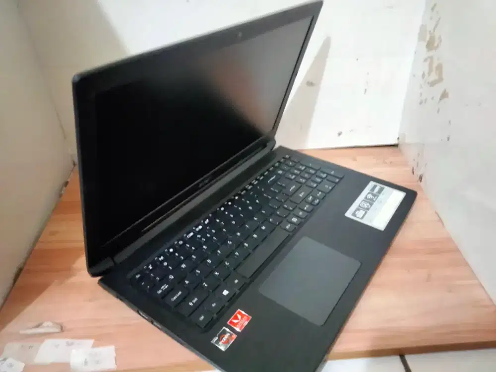 Acer a315-41/AMD RYZEN 3-2200u/ram8gb/ssd 128gb kencang/VGA AMD Radeon