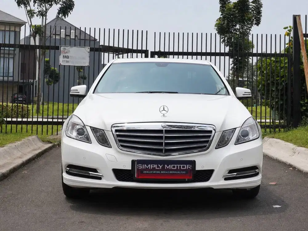 MERCEDES-BENZ E200 CGI 1.8 AT W212 2013