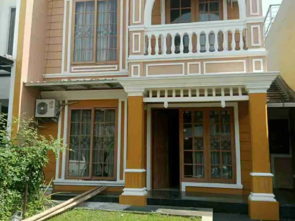 Rumah 2 Lantai Dalam Komplek di BSD Serpong