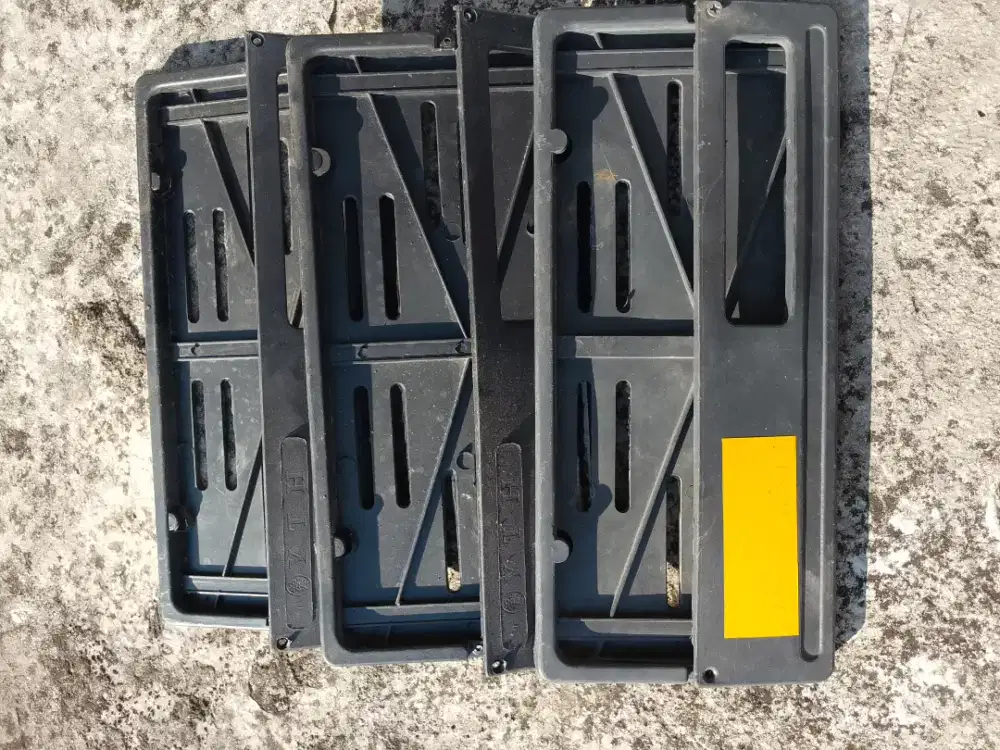 Tatakan plat nomor