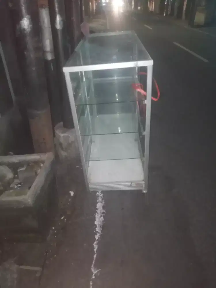 Gan saya mau jual kaca laser 2 meter