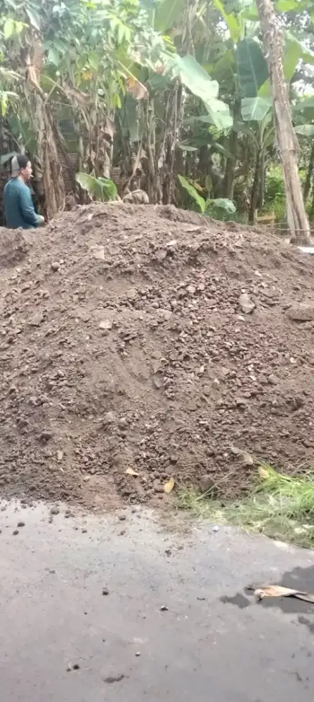 Tanah taman dan segala urukan