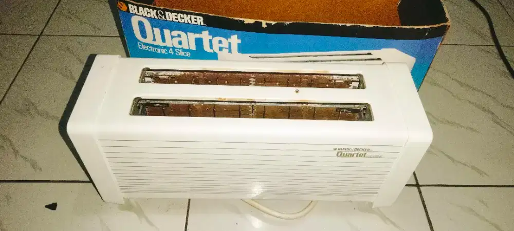 Toaster black and decker
