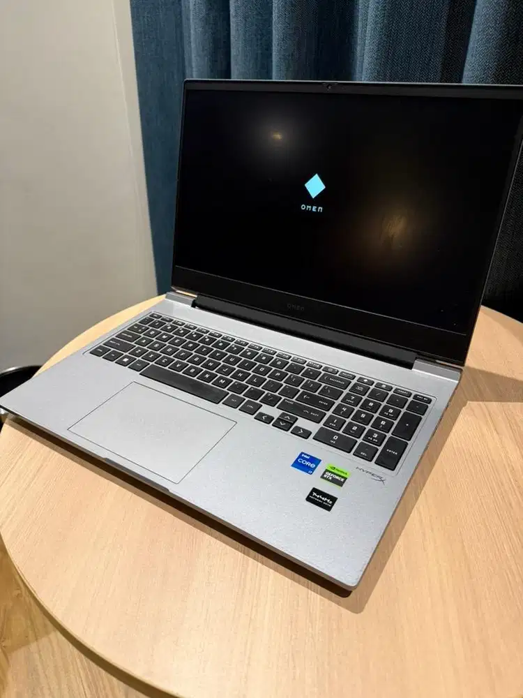 HP OMEN 16 AE0073CL - I7 14650HX RTX4060 32GB/1TB