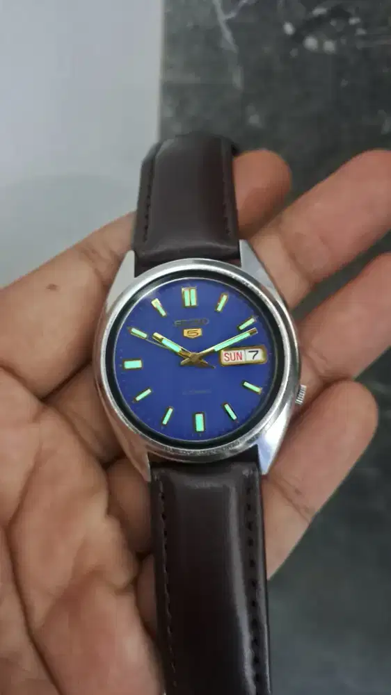 Seiko 5 dial biru otomatis