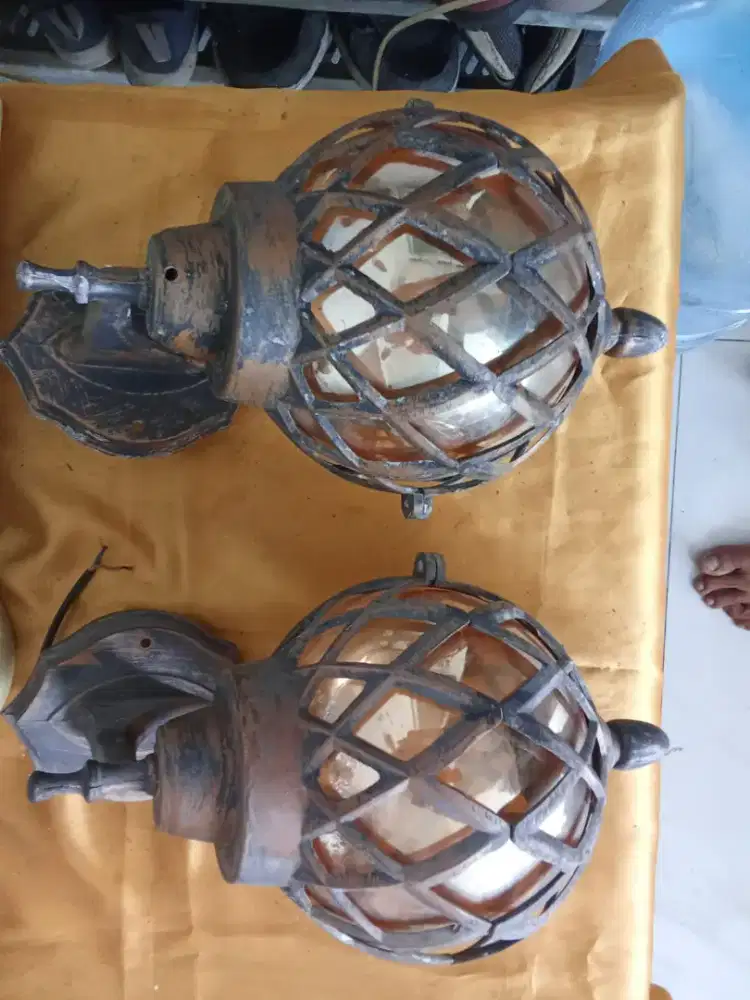 Lampu teras antik