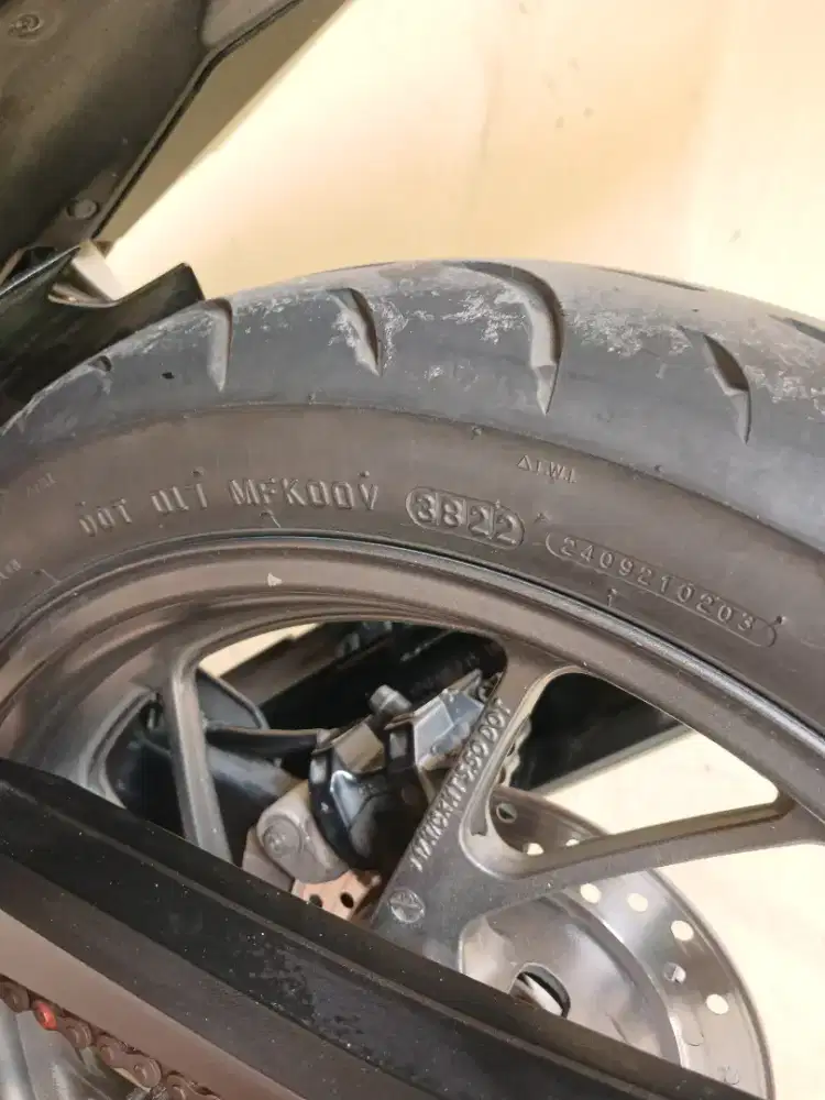 CBR150R   mesin kering  semuanpart ori ban tebel