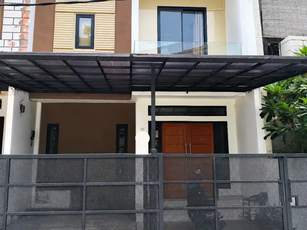 CANTIK 2,5 LANTAI ! RUMAH KELAPA GADING SIAP HUNI