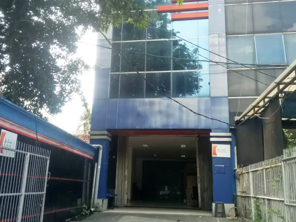 Ruko 4 Lantai di Jalan Utama Perserikatan, Rawamangun, Jakarta Timur