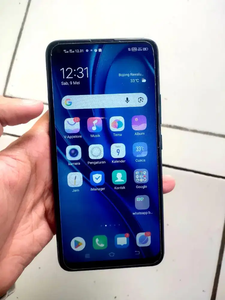 ViVO Z1 Pro 6/128GB HP aj
-LCD GANTIAN 
-BACKDOR JELEK