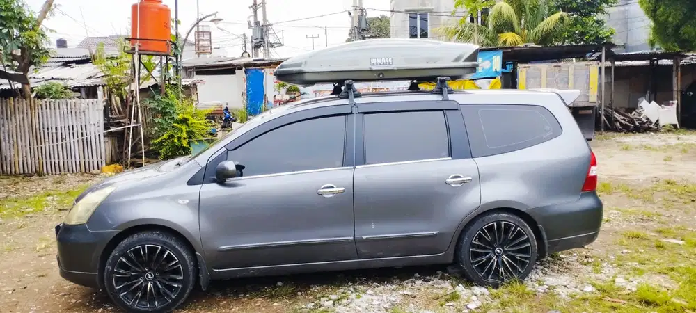 Nissan Grand livina 2011 Bensin