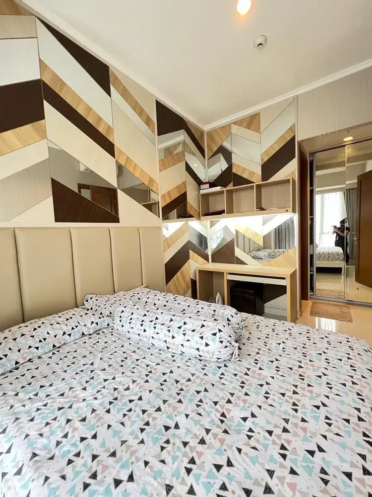 disewakan 2+1 bedroom condo full furnish taman anggrek residence