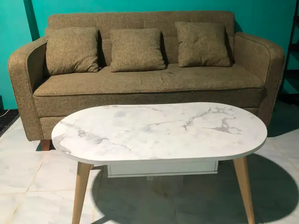 Sofa dan meja minimalis