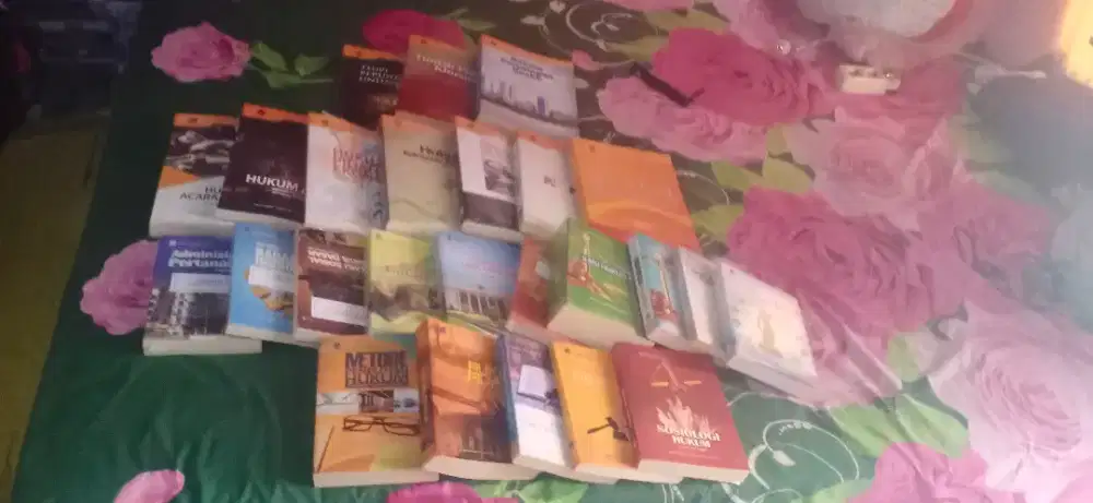 Buku kuliah fakultas hukum