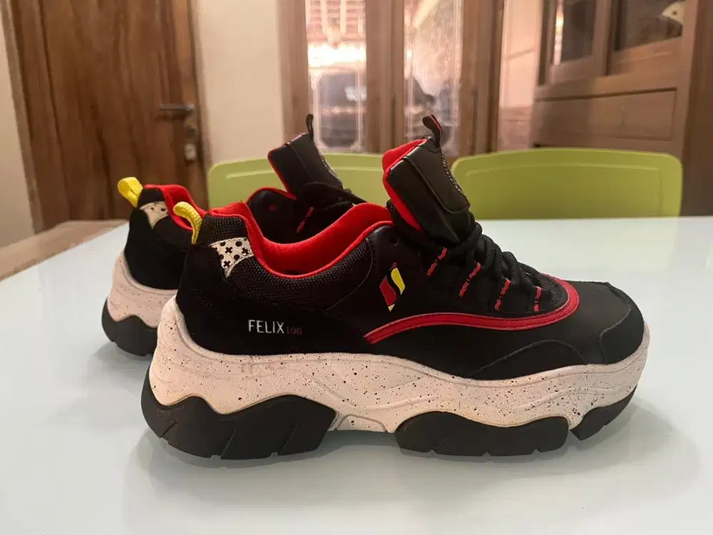 Sepatu Sneakers Skechers (Ori)