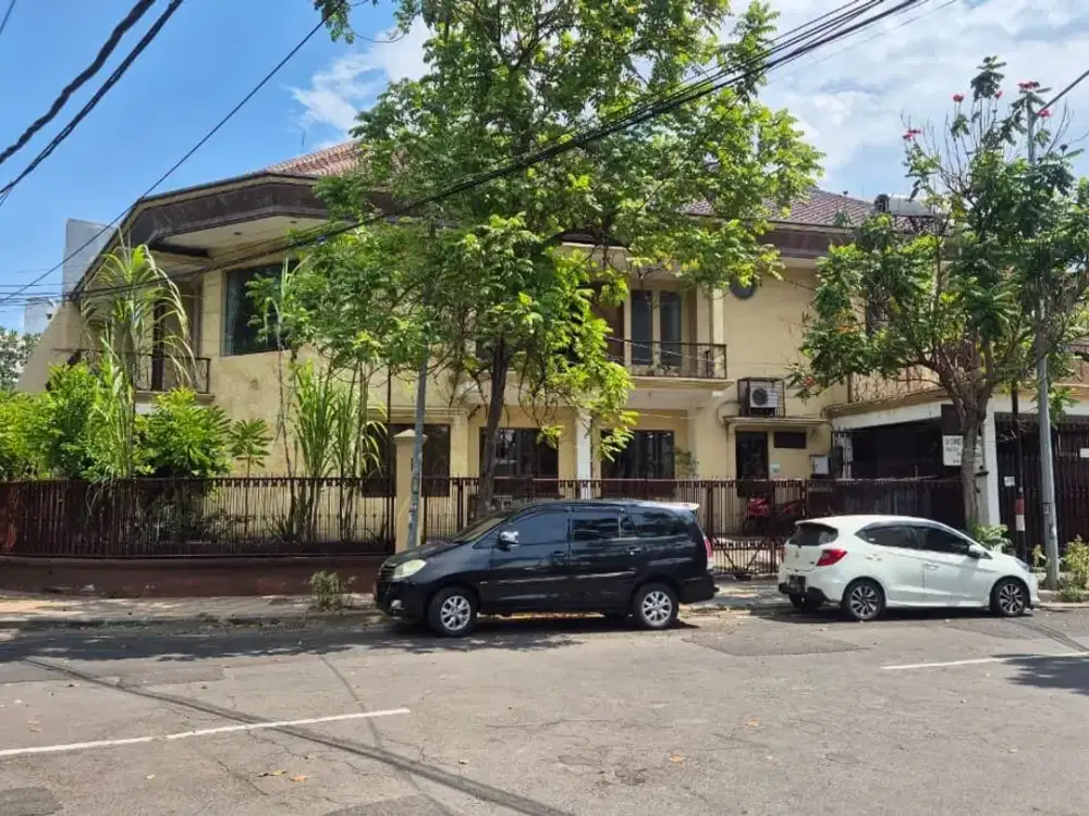 Disewakan rumah usaha di Jalan Kusuma Bangsa Surabaya Pusat