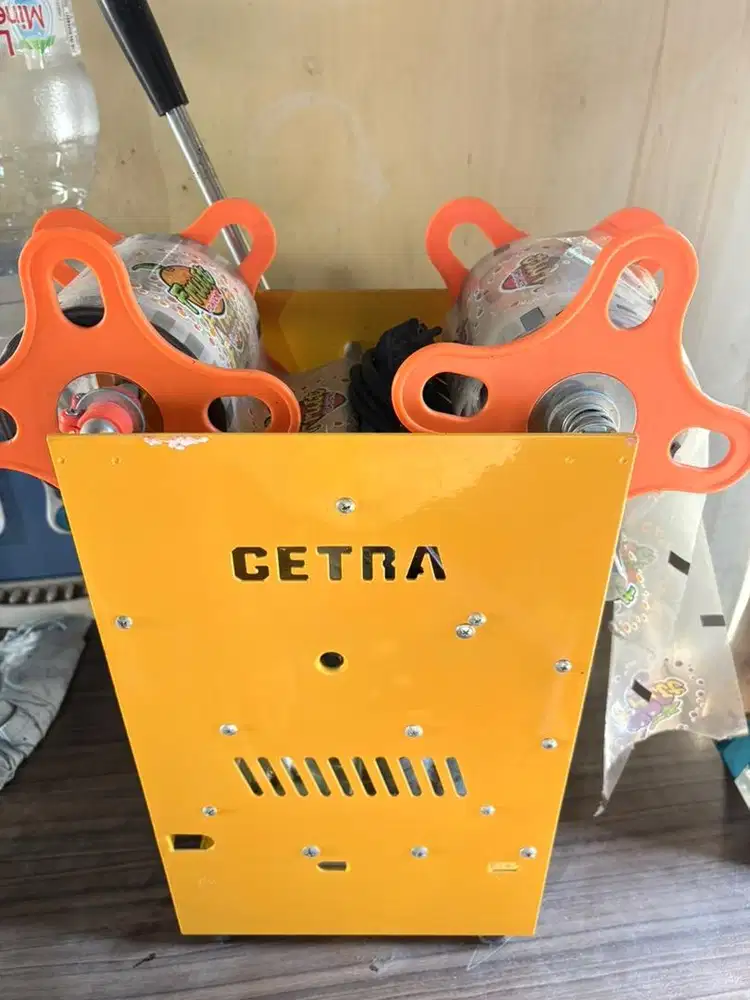 Alat pres plastik