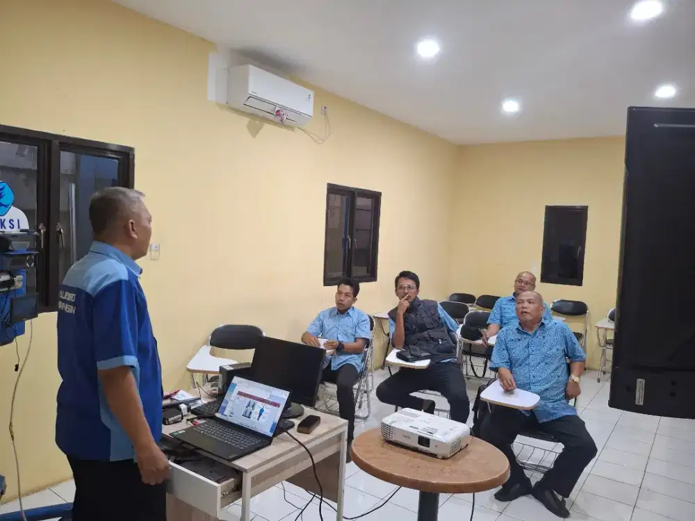Lowongan supir / driver taksi