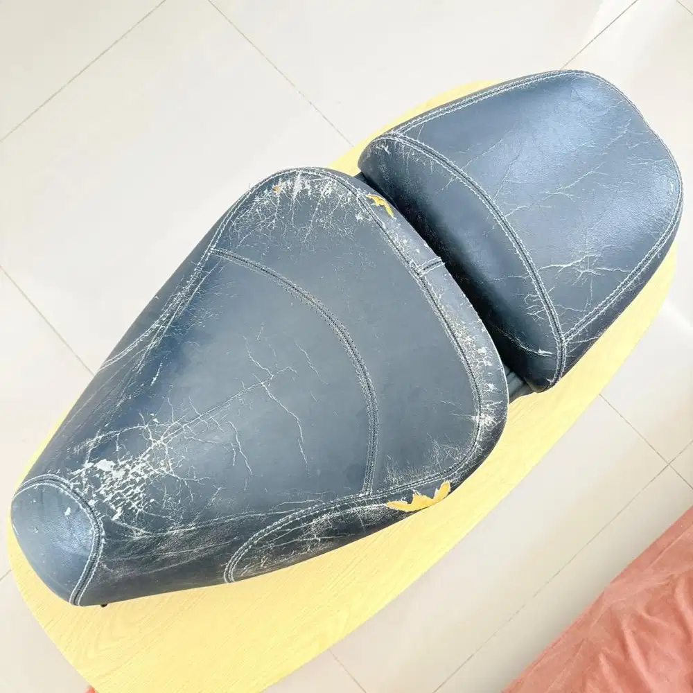 Jok Original Piaggio Vespa Model Dual Seat