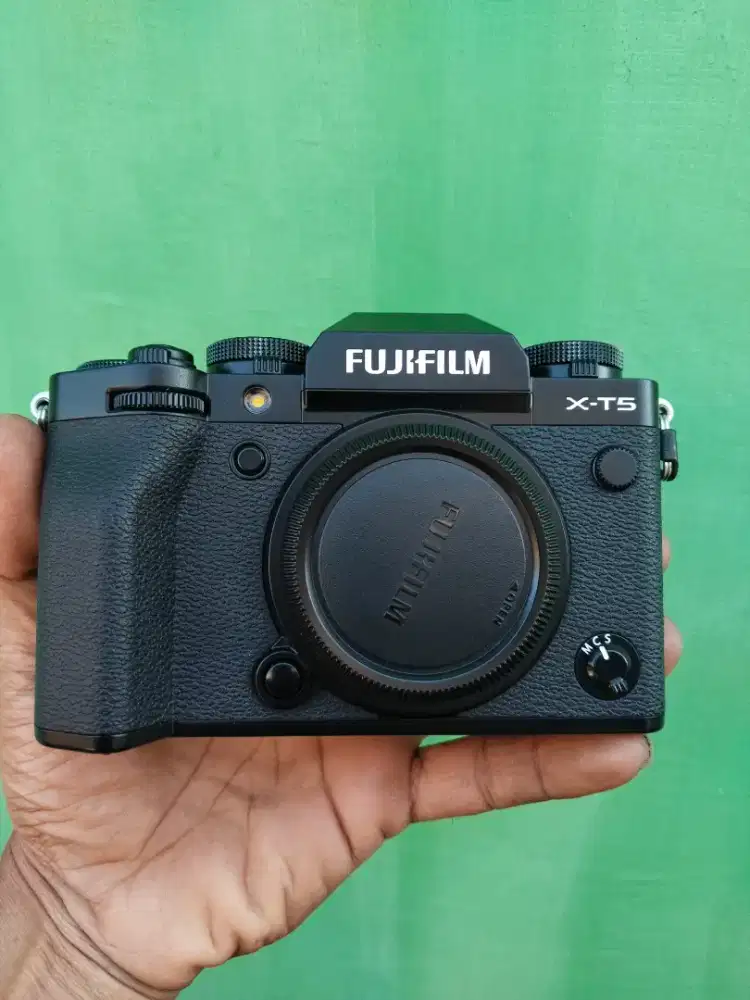 Fujifilm xt5 body only