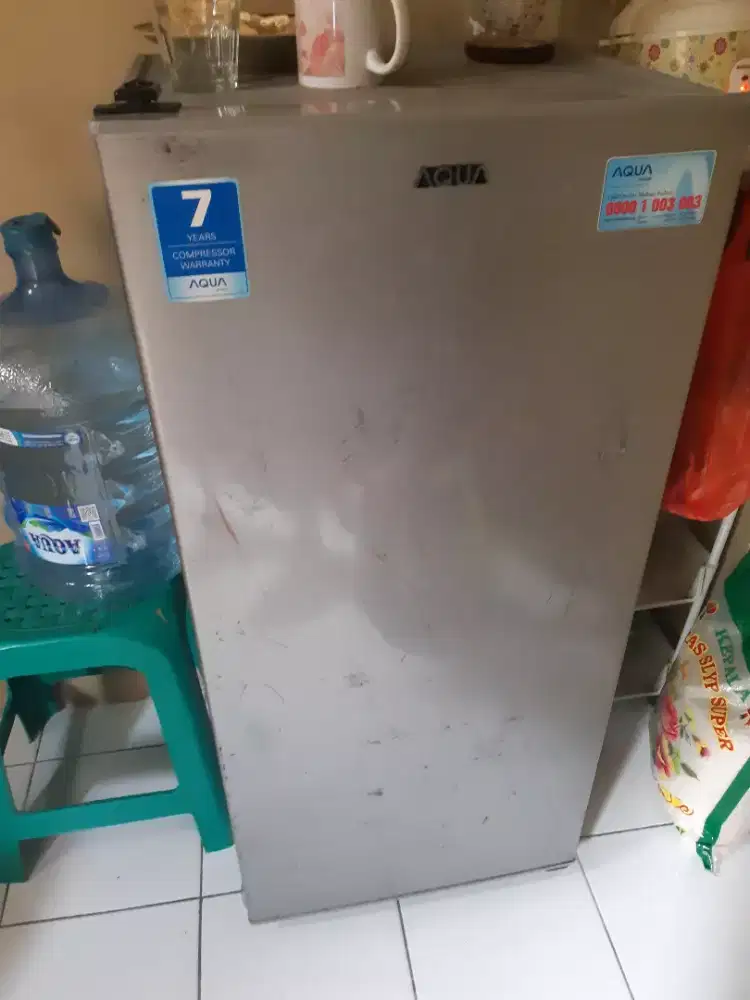 Kulkas Merek AQUA