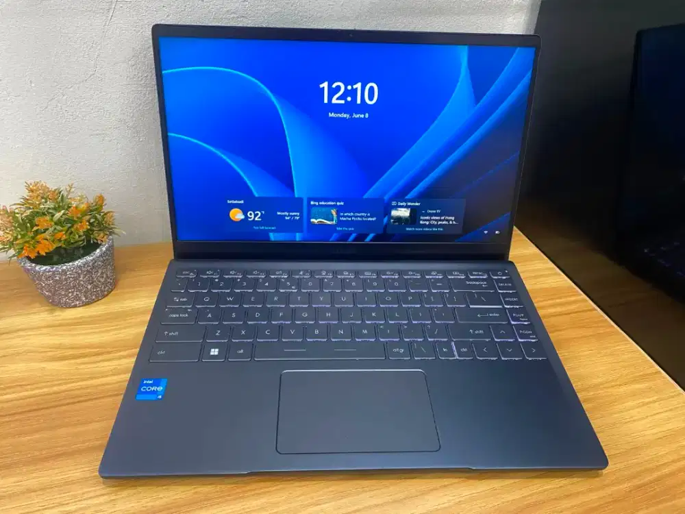 Asus V16
Core Ultra 7 240H
RAM 16GB/SSD 512GB
RTX 4050 6GB
GARANSI ON
