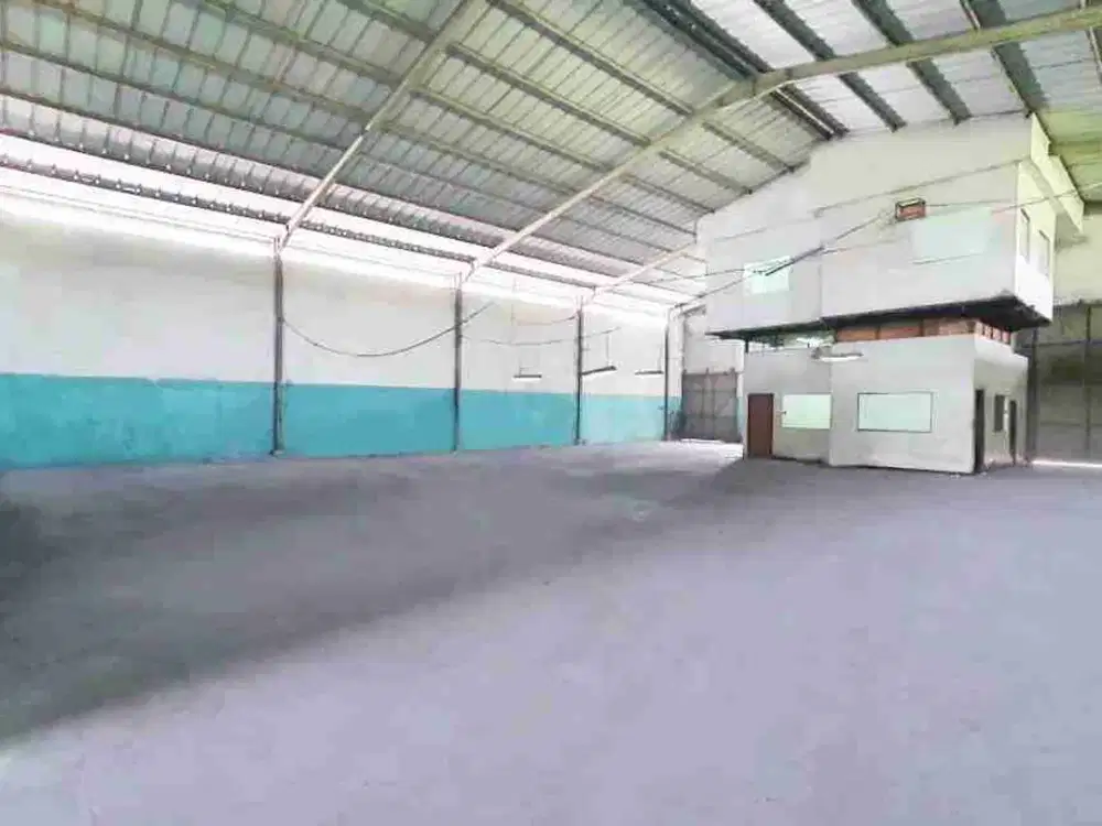 Gudang Industri di Kawasan Industri