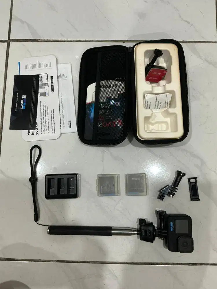 GoPro HERO10 Black Fullset 3 Baterai + Charger + Monopod + Case