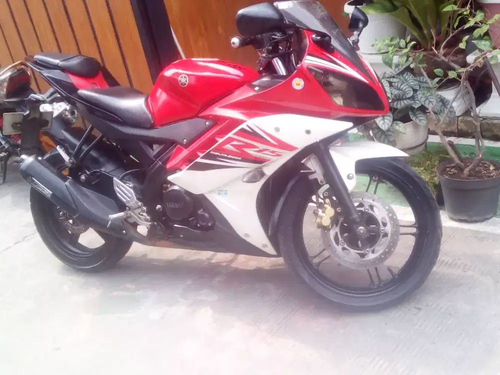 Dijual yamaha R15 Th 2014 dijamin 100% ori