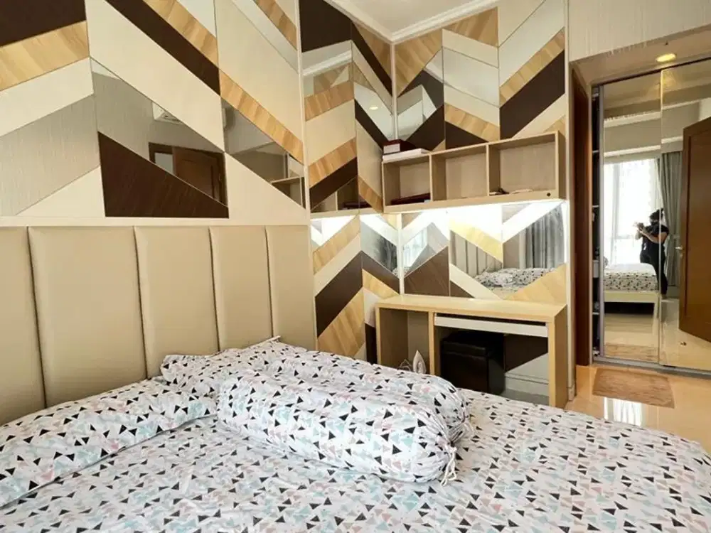 disewakan 2+1 bedroom condo full furnish taman anggrek residence