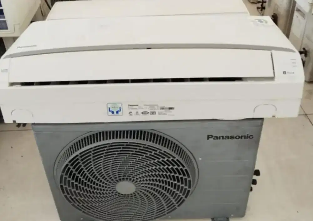 Jual ac  panasonic 1/2 pk R 32 lowwat 360 watt kondisi 95% ori semua